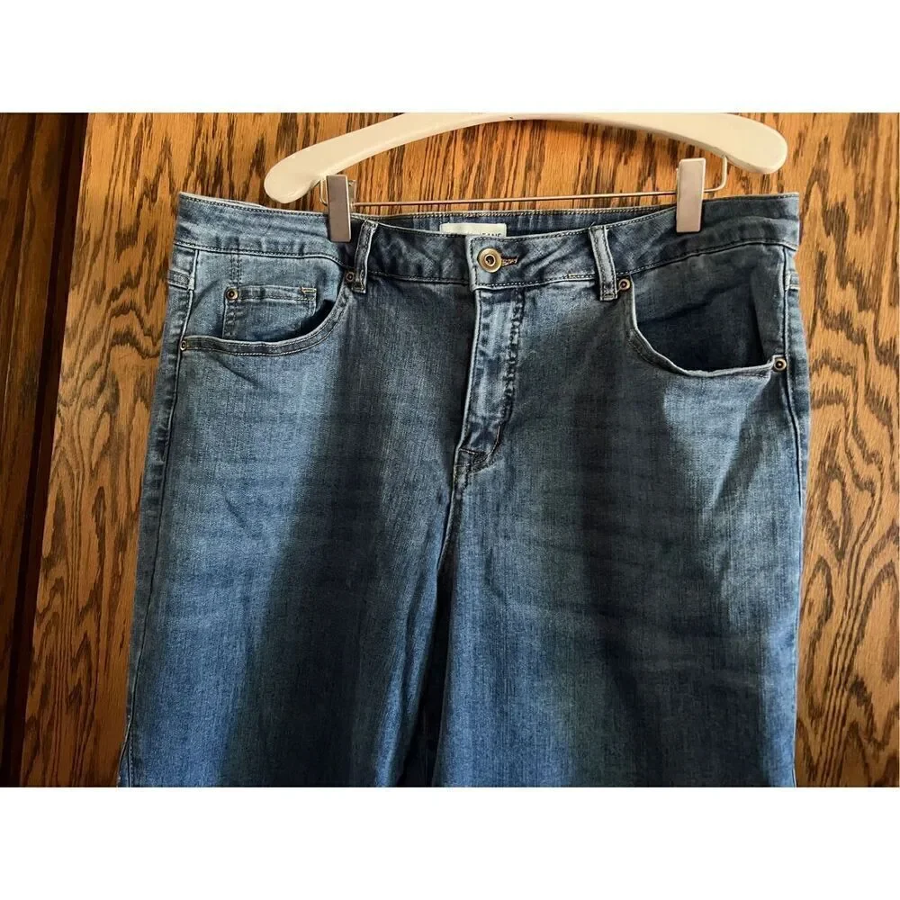 Tribal Jeans Audrey Mid-Rise Wide Leg Crop Jeans With Embroidery Woman’s Size 16